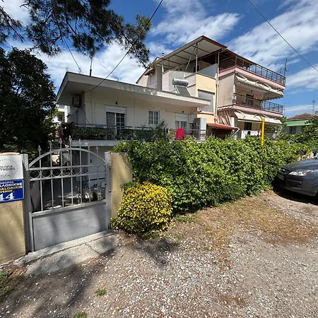 Johanna's Near The Sea - Olivia Apartment